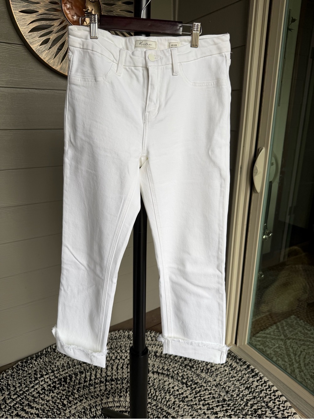 KANCAN SIGNATURE Mid-Rise Cropped Straight Stretch Jean 27 x 28
